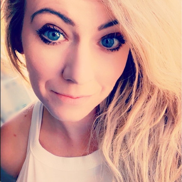 Meet your Posher, Katie - Picture 1 of 1